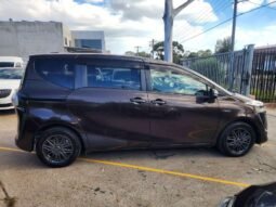 
										2018 Toyota Sienta Hybrid full									
