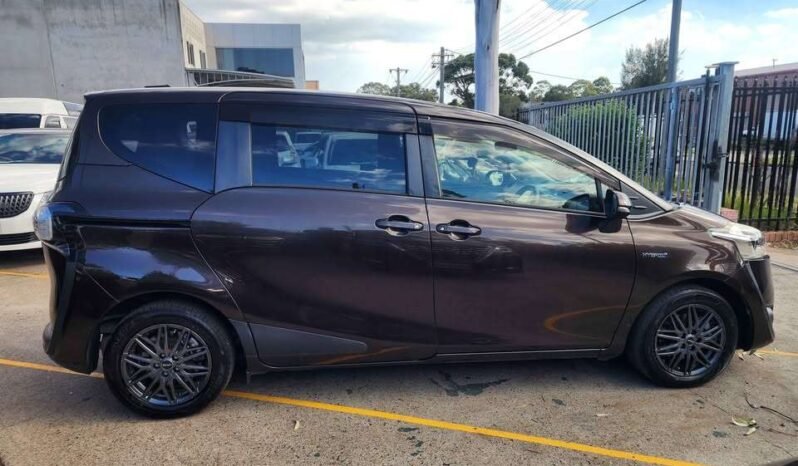 
								2018 Toyota Sienta Hybrid full									