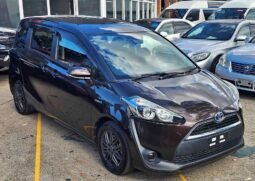 
										2018 Toyota Sienta Hybrid full									
