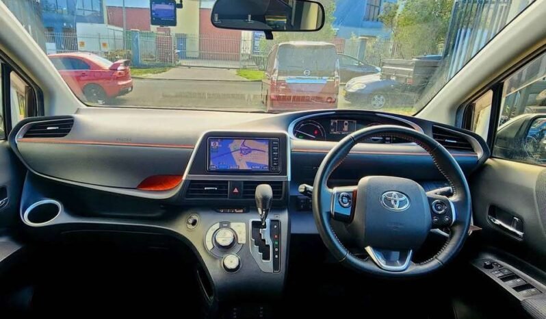 
								2018 Toyota Sienta Hybrid full									