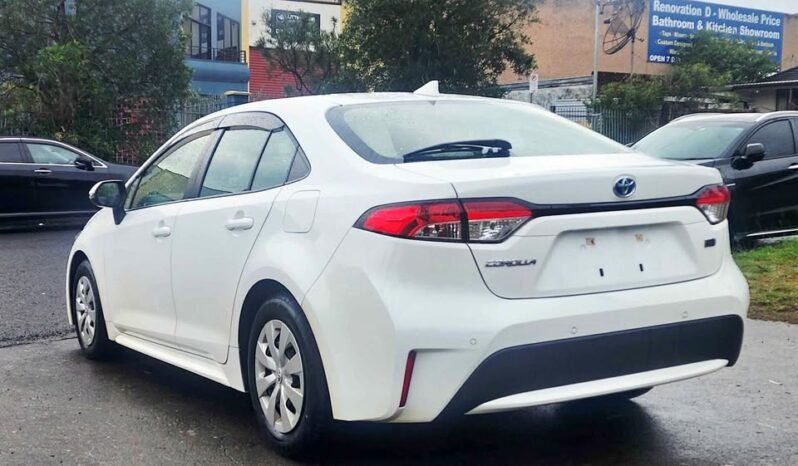 
								Toyota Corolla Hybrid full									