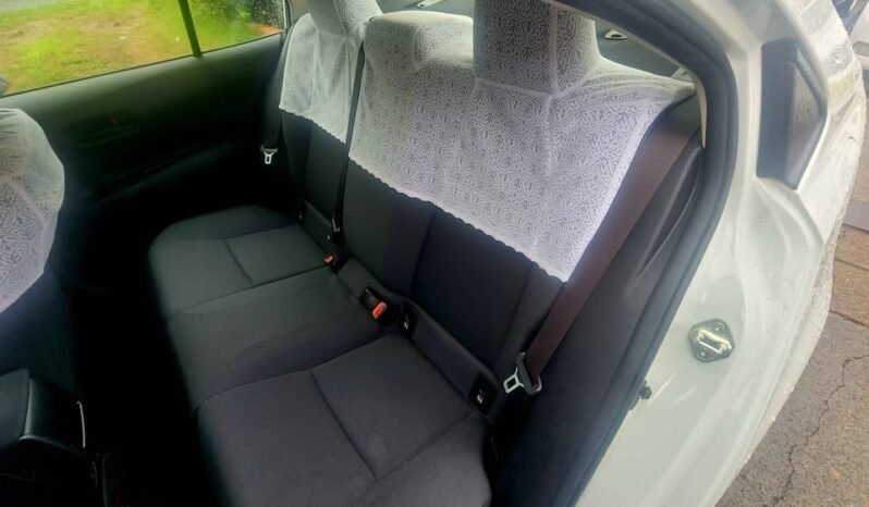 
								Toyota Corolla Hybrid full									