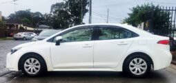 
										Toyota Corolla Hybrid full									