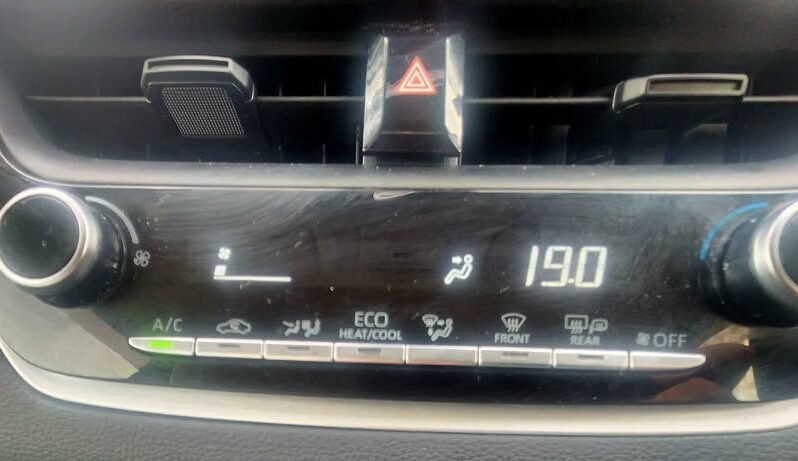 
								Toyota Corolla Hybrid full									