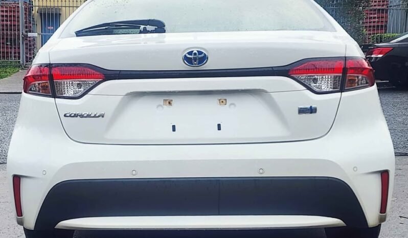 
								Toyota Corolla Hybrid full									