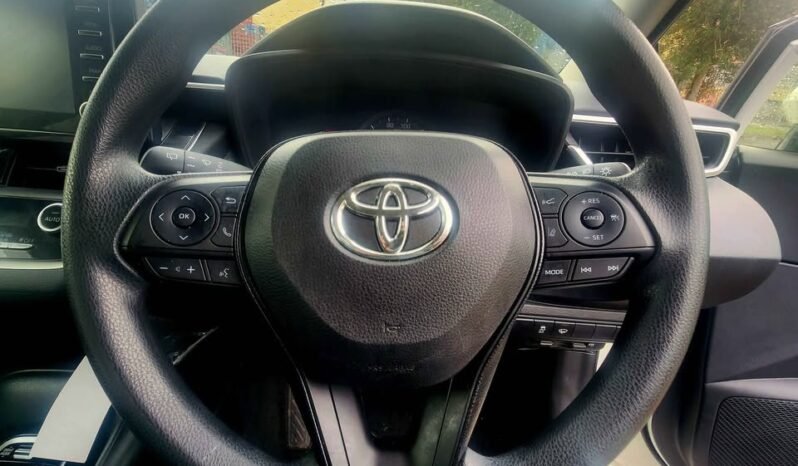 
								Toyota Corolla Hybrid full									