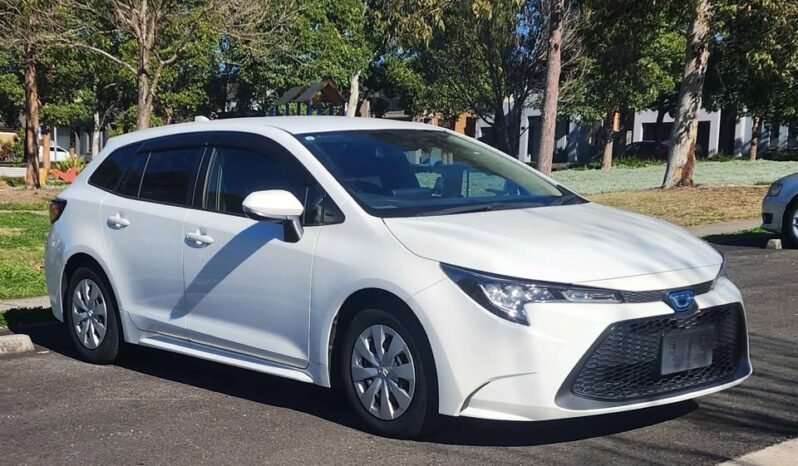 
								Toyota Corolla Touring full									