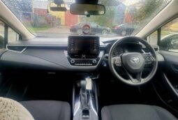 
										Toyota Corolla Hybrid full									