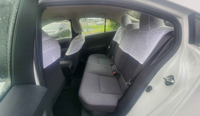 
								Toyota Corolla Hybrid full									
