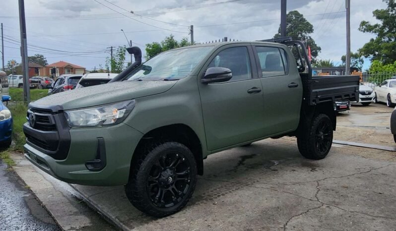 
								Toyota Hilux turbo wrapped 4×4 full									