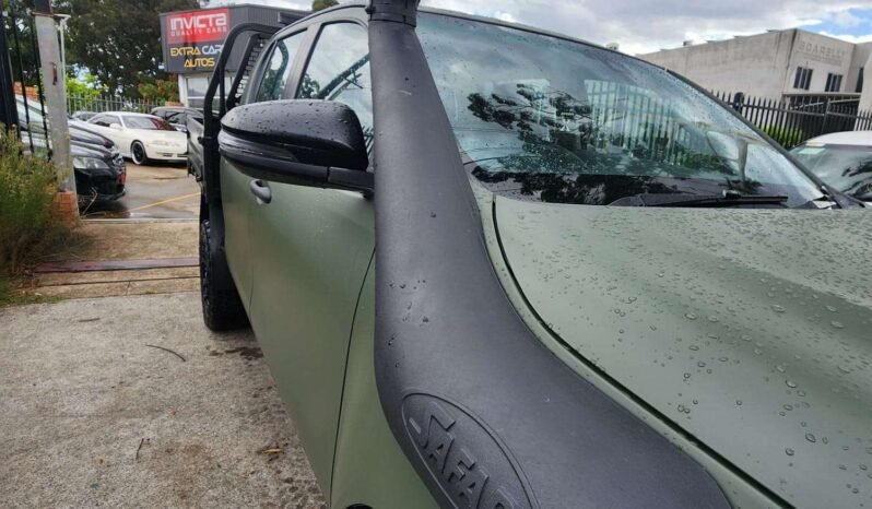 
								Toyota Hilux turbo wrapped 4×4 full									