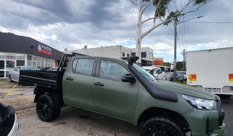 
								Toyota Hilux turbo wrapped 4×4 full									