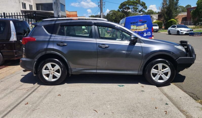 
								2013 Toyota RAV4 full									