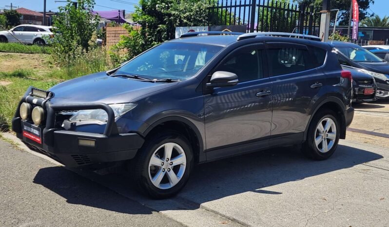 
								2013 Toyota RAV4 full									