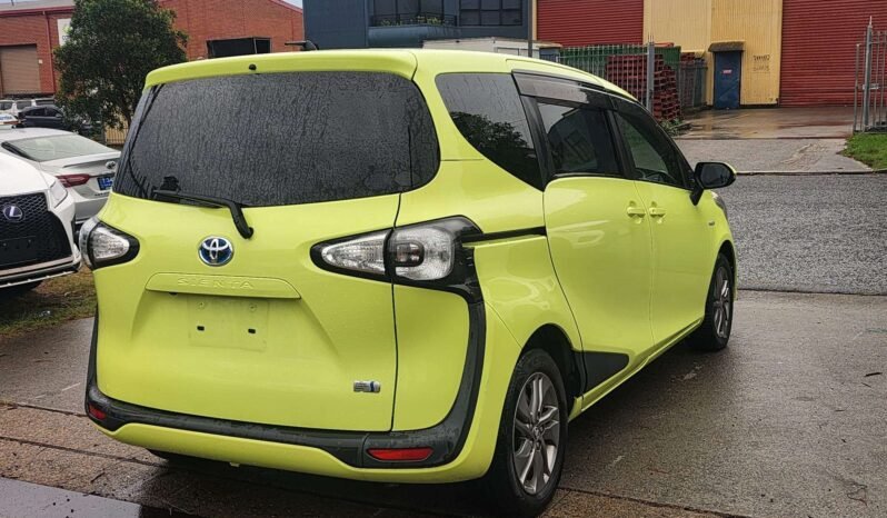 
								2015 Toyota Sienta Hybrid full									