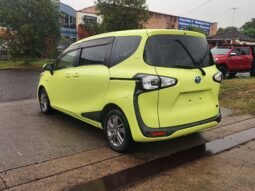 
										2015 Toyota Sienta Hybrid full									