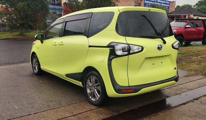 
								2015 Toyota Sienta Hybrid full									