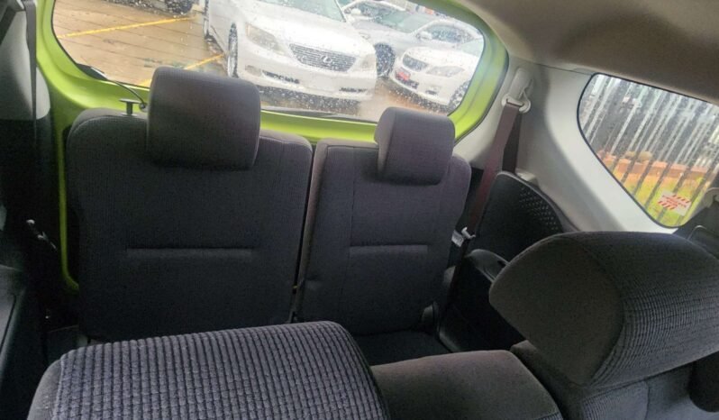 
								2015 Toyota Sienta Hybrid full									