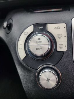 
										2015 Toyota Sienta Hybrid full									