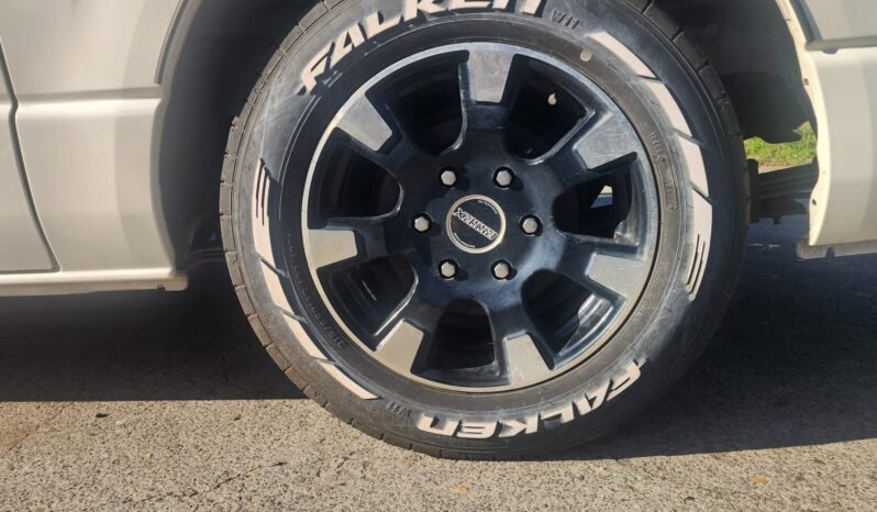 
								2014 Toyota Hiace GL full									