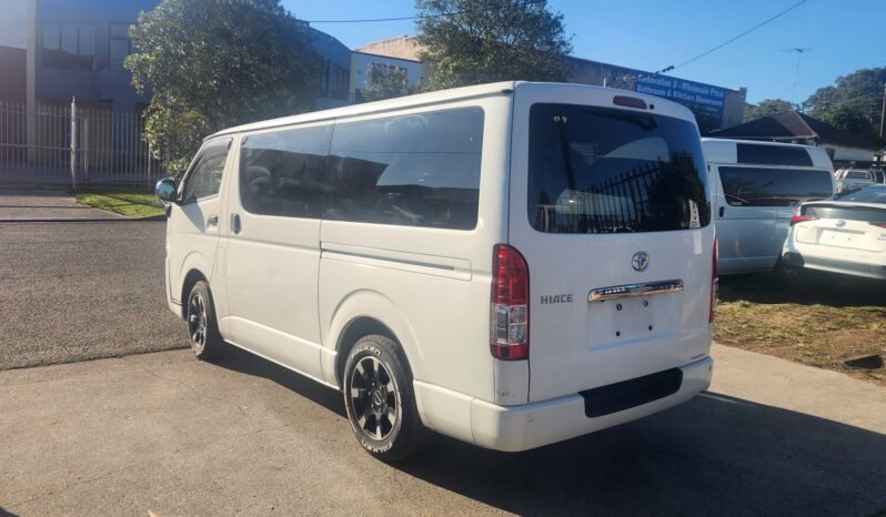 
								2014 Toyota Hiace GL full									