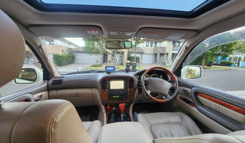 
								2000 Toyota Land Cruiser Cygnus full									