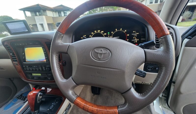 
								2000 Toyota Land Cruiser Cygnus full									