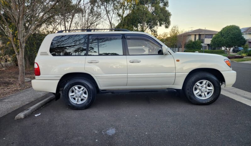 
								2000 Toyota Land Cruiser Cygnus full									