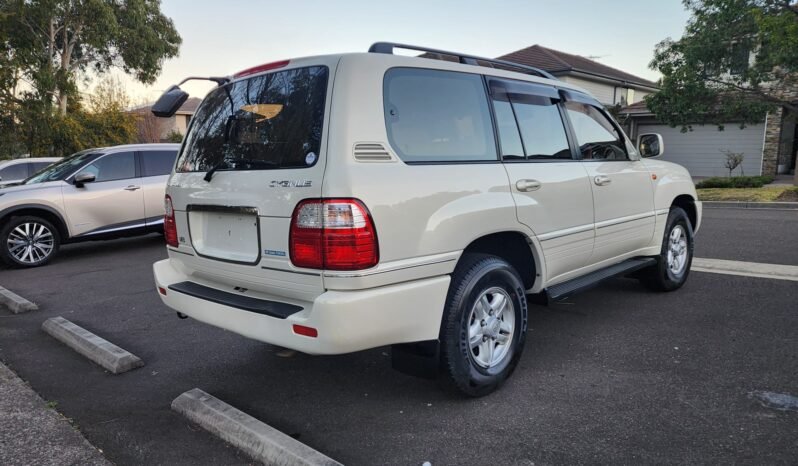 
								2000 Toyota Land Cruiser Cygnus full									