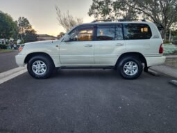 
										2000 Toyota Land Cruiser Cygnus full									