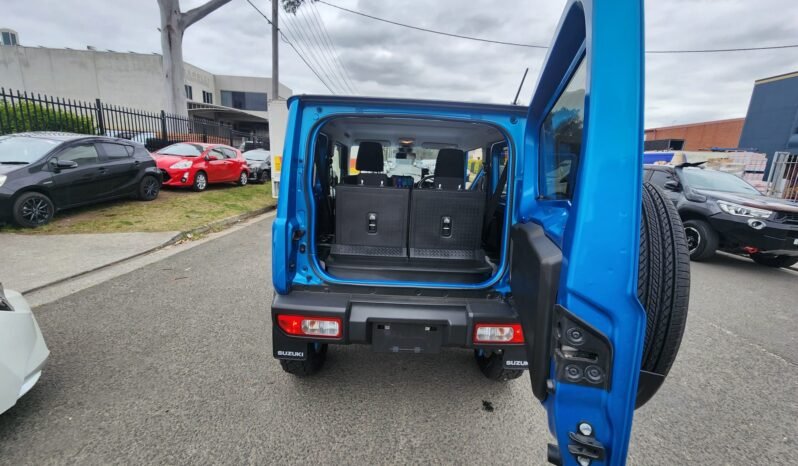 
								2023 Suzuki Jimny full									