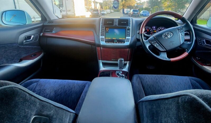 
								2009 Toyota Crown Majesta full									