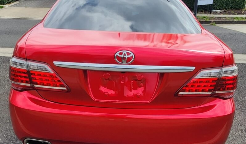
								2011 Toyota Crown Royal Saloon full									