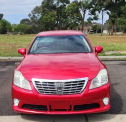 
										2011 Toyota Crown Royal Saloon full									