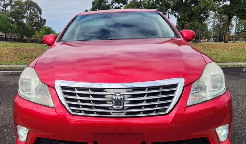 
								2011 Toyota Crown Royal Saloon full									