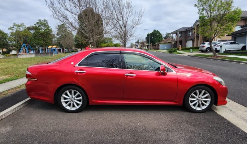 
								2011 Toyota Crown Royal Saloon full									