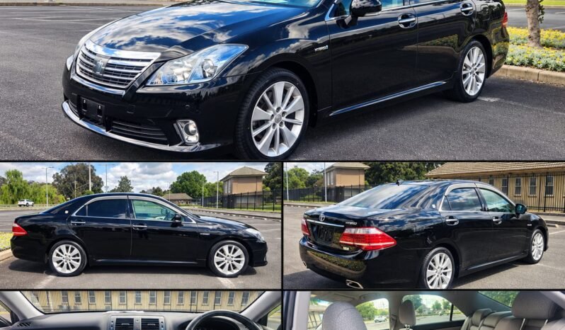 2012 Toyota Crown Hybrid