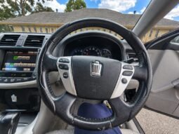 2012 toyota crown Hybrid