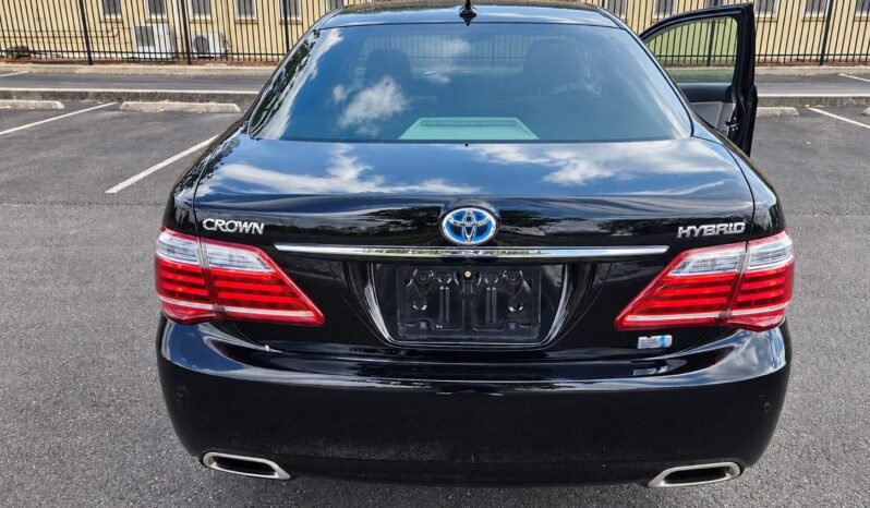 
								2012 toyota crown Hybrid full									