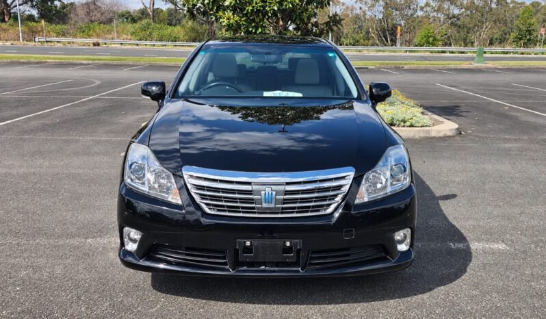 
								2012 toyota crown Hybrid full									