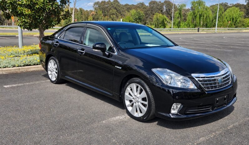 
								2012 toyota crown Hybrid full									