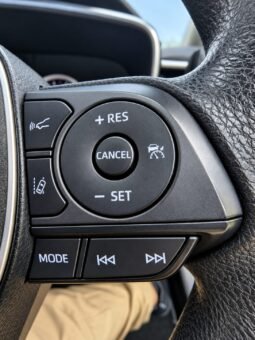 
										Toyota Corolla Touring  Hybrid full									