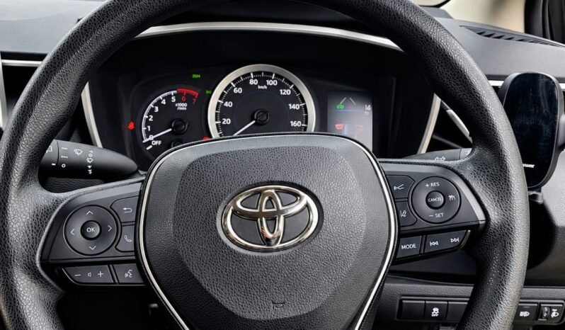 
								Toyota Corolla Touring  Hybrid full									