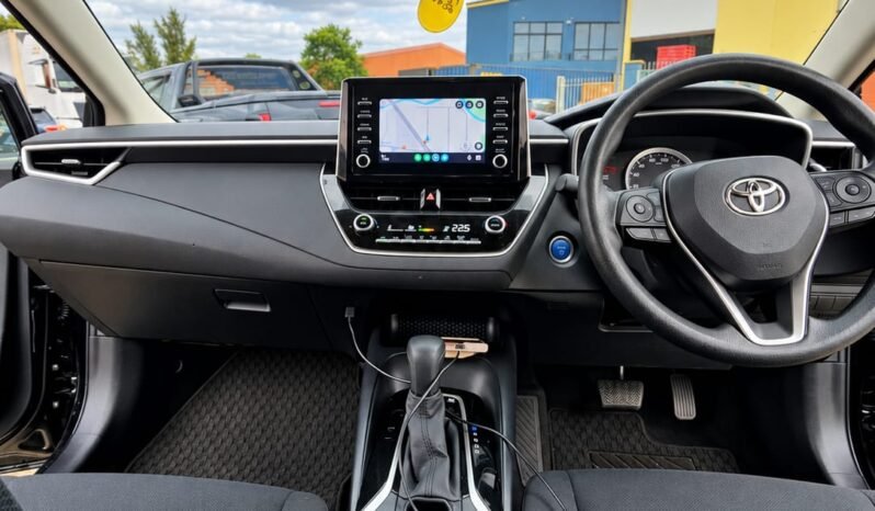 
								Toyota Corolla Touring  Hybrid full									