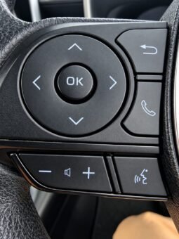 
										Toyota Corolla Touring  Hybrid full									
